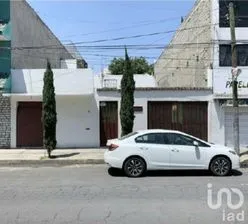 NEX-206586 - Casa en Venta, con 3 recamaras, con 2 baños, con 319 m2 de construcción en Arenal 1a Sección, CP 15600, Ciudad de México.