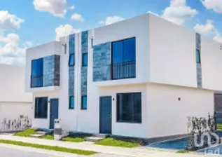 NEX-218381 - Casa en Venta, con 3 recamaras, con 2 baños, con 193 m2 de construcción en Villas del Campo, CP 52227, México.