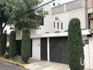 NEX-213445 - Casa en Venta, con 5 recamaras, con 4 baños, con 350 m2 de construcción en Belisario Domínguez, CP 14310, Ciudad de México.