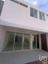 NEX-206445 - Casa en Venta, con 3 recamaras, con 3 baños, con 271 m2 de construcción en Mayorca Residencial, CP 37544, Guanajuato.