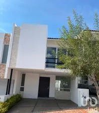 NEX-212748 - Casa en Venta, con 3 recamaras, con 2 baños, con 177 m2 de construcción en Los Olvera, CP 76904, Querétaro.