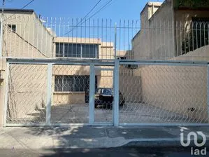 NEX-196691 - Casa en Venta, con 3 recamaras, con 1 baño, con 196 m2 de construcción en Educación, CP 04400, Ciudad de México.