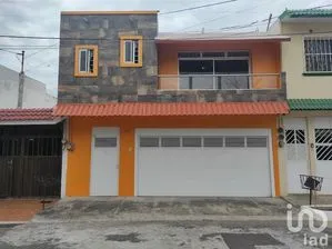 NEX-113505 - Casa en Venta, con 4 recamaras, con 4 baños, con 306 m2 de construcción en Hípico, CP 94296, Veracruz de Ignacio de la Llave.