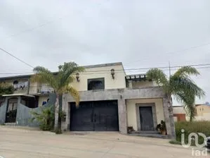 NEX-194425 - Casa en Venta, con 4 recamaras, con 2 baños, con 260 m2 de construcción en Rosamar, CP 22705, Baja California.