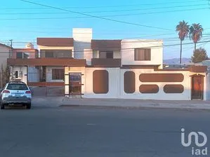 NEX-204195 - Casa en Venta, con 5 recamaras, con 4 baños, con 553 m2 de construcción en Sección Primera, CP 22800, Baja California.