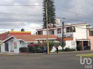 NEX-197776 - Casa en Venta, con 4 recamaras, con 2 baños, con 201 m2 de construcción en Jardines de San Manuel, CP 72570, Puebla.