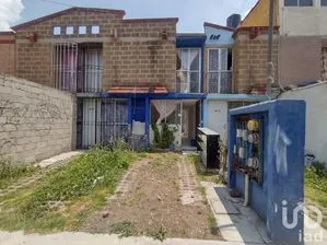 NEX-212643 - Casa en Venta, con 1 recamara, con 1 baño, con 41 m2 de construcción en Portal del Sol, CP 54685, México.