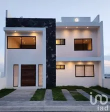 NEX-214209 - Casa en Venta, con 4 recamaras, con 6 baños, con 460 m2 de construcción en Juriquilla, CP 76226, Querétaro.