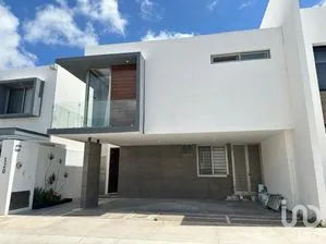 NEX-219746 - Casa en Venta, con 4 recamaras, con 4 baños, con 236 m2 de construcción en Hacienda Paraíso, CP 20326, Aguascalientes.