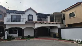 NEX-214324 - Casa en Venta, con 5 recamaras, con 4 baños, con 189 m2 de construcción en La Toscana Residencial, CP 21378, Baja California.