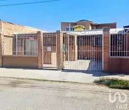 NEX-214807 - Casa en Venta, con 4 recamaras, con 2 baños, con 201 m2 de construcción en Pradera Dorada, CP 32618, Chihuahua.