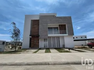 NEX-213329 - Casa en Venta, con 3 recamaras, con 4 baños, con 515 m2 de construcción en Residencial  Lagos, CP 42084, Hidalgo.