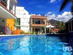 NEX-210433 - Hotel en Venta, con 20 recamaras, con 22 baños, con 1200 m2 de construcción en San Miguel, CP 62520, Morelos.