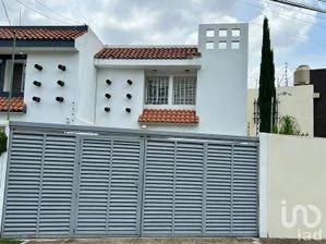 NEX-218472 - Casa en Renta, con 3 recamaras, con 2 baños, con 180 m2 de construcción en Bello Horizonte, CP 72170, Puebla.