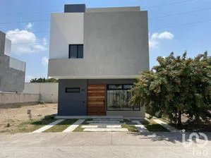 NEX-217194 - Casa en Venta, con 3 recamaras, con 3 baños, con 240 m2 de construcción en Bosques Vallarta, CP 45222, Jalisco.