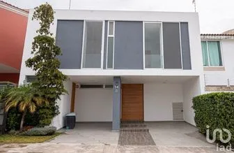 NEX-218323 - Casa en Venta, con 3 recamaras, con 3 baños, con 255 m2 de construcción en Bosques Santa Anita, CP 45645, Jalisco.