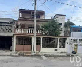 NEX-40765 - Casa en Venta, con 8 recamaras, con 8 baños, con 324 m2 de construcción en Supermanzana 50, CP 77533, Quintana Roo.
