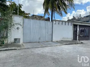 NEX-184731 - Casa en Venta, con 3 recamaras, con 3 baños, con 145 m2 de construcción en Supermanzana 228, CP 77516, Quintana Roo.
