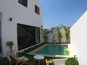 NEX-51790 - Casa en Venta, con 3 recamaras, con 2 baños, con 186 m2 de construcción en Misnébalam, CP 97308, Yucatán.