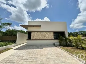 NEX-217633 - Casa en Venta, con 3 recamaras, con 3 baños, con 177 m2 de construcción en Vía Cumbres Residencial, CP 77560, Quintana Roo.