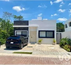 NEX-43909 - Casa en Venta, con 3 recamaras, con 3 baños, con 180 m2 de construcción en Residencial Río, CP 77560, Quintana Roo.