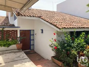 NEX-212870 - Casa en Renta, con 3 recamaras, con 4 baños, con 300 m2 de construcción en Hacienda Tetela, CP 62160, Morelos.