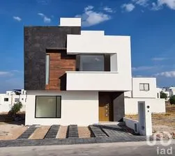 NEX-160176 - Casa en Venta, con 4 recamaras, con 4 baños, con 242 m2 de construcción en Juriquilla, CP 76226, Querétaro.