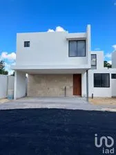 NEX-59017 - Casa en Venta, con 3 recamaras, con 3 baños, con 212 m2 de construcción en Conkal, CP 97345, Yucatán.