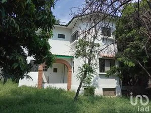 NEX-185759 - Casa en Venta, con 3 recamaras, con 3 baños, con 282 m2 de construcción en Pedregal de las Fuentes, CP 62554, Morelos.