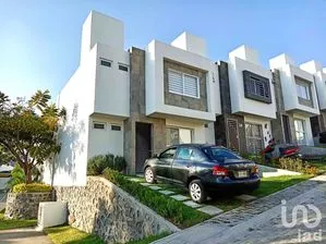 NEX-187518 - Casa en Venta, con 3 recamaras, con 2 baños, con 100 m2 de construcción en San Antón, CP 62020, Morelos.