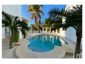 NEX-78060 - Casa en Venta, con 4 recamaras, con 5 baños, con 550 m2 de construcción en San Crisanto, CP 97424, Yucatán.