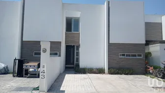 NEX-213447 - Casa en Venta, con 4 recamaras, con 4 baños, con 134 m2 de construcción en La Vida, CP 76915, Querétaro.