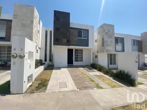 NEX-213784 - Casa en Venta, con 3 recamaras, con 2 baños, con 109 m2 de construcción en Juriquilla Campestre, CP 76226, Querétaro.