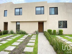 NEX-219574 - Casa en Venta, con 2 recamaras, con 2 baños, con 171 m2 de construcción en Ampliación El Refugio, CP 76146, Querétaro.