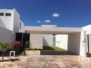 NEX-210663 - Casa en Venta, con 2 recamaras, con 2 baños, con 161 m2 de construcción en Royal del Parque, CP 97302, Yucatán.