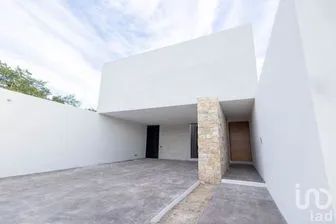 NEX-210911 - Casa en Venta, con 3 recamaras, con 3 baños, con 307.15 m2 de construcción en Temozon Norte, CP 97302, Yucatán.