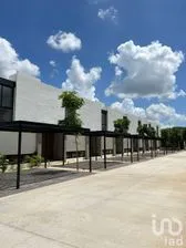NEX-208716 - Casa en Venta, con 3 recamaras, con 4 baños, con 176.8 m2 de construcción en Dzityá, CP 97302, Yucatán.