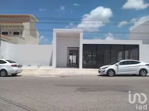 NEX-211813 - Casa en Venta, con 4 recamaras, con 5 baños, con 468 m2 de construcción en San Pedro Cholul, CP 97138, Yucatán.