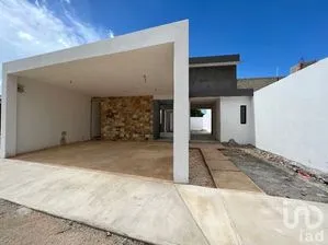 NEX-212047 - Casa en Venta, con 3 recamaras, con 4 baños, con 270 m2 de construcción en Dzityá, CP 97302, Yucatán.