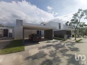 NEX-207414 - Casa en Venta, con 3 recamaras, con 3 baños, con 157 m2 de construcción en Cholul, CP 97305, Yucatán.