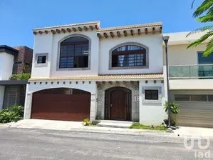 NEX-72318 - Casa en Venta, con 3 recamaras, con 3 baños, con 328 m2 de construcción en Lomas Diamante, CP 95264, Veracruz de Ignacio de la Llave.