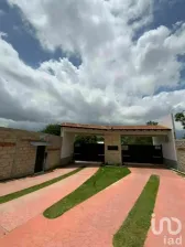 NEX-73331 - Casa en Venta, con 3 recamaras, con 3 baños, con 240 m2 de construcción en Fátima, CP 29264, Chiapas.