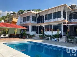NEX-208531 - Casa en Venta, con 5 recamaras, con 6 baños en Francisco Villa, CP 39610, Guerrero.
