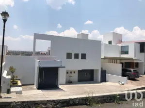 NEX-85122 - Casa en Venta, con 3 recamaras, con 4 baños, con 332 m2 de construcción en Misión de Concá, CP 76149, Querétaro.
