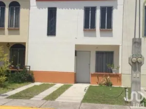 NEX-80749 - Casa en Renta, con 2 recamaras, con 1 baño, con 100 m2 de construcción en Quinta las Villas, CP 36643, Guanajuato.