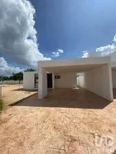 NEX-216712 - Casa en Venta, con 3 recamaras, con 4 baños, con 258 m2 de construcción en Villas de Conkal, CP 97345, Yucatán.