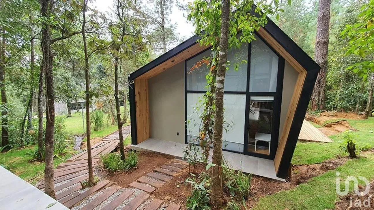 Casa en Renta en Cerro Gordo, Valle de Bravo, Estado De México | NEX-215337 | iad México | Foto 3 de 13