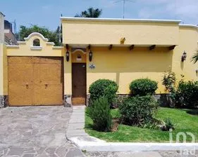 NEX-211974 - Casa en Renta, con 3 recamaras, con 2 baños en La Floresta, CP 45922, Jalisco.