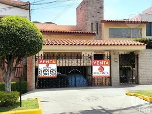 NEX-210979 - Casa en Venta, con 4 recamaras, con 4 baños, con 560 m2 de construcción en Ciudad Satélite, CP 53100, Estado De México.