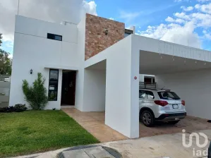 NEX-97725 - Casa en Venta, con 3 recamaras, con 3 baños, con 200 m2 de construcción en Conkal, CP 97345, Yucatán.